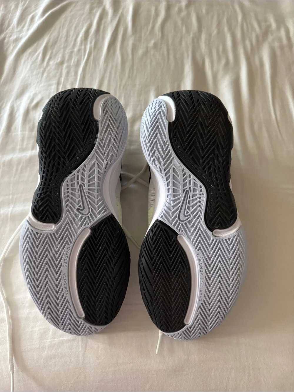 Nike Giannis Shoes Size 5Y